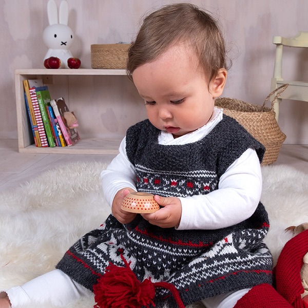 Stickad klänning Kronklänning - garnpaket i Bluum Pure Eco Baby Wool