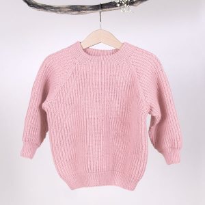 Stickad tröja Noah - garnpaket i Bluum Soft Merino Ull