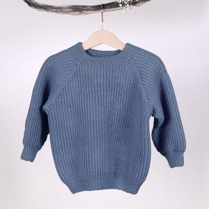 Stickad tröja Noah - garnpaket i Bluum Soft Merino Ull