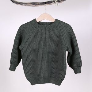 Stickad tröja Noah - garnpaket i Bluum Soft Merino Ull Stickning 8-10 år Petrol