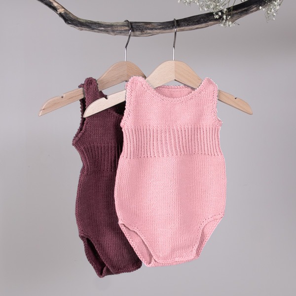 Stickade Bodies med ribb 2st - garnpaket i Bluum Soft Merino Ull